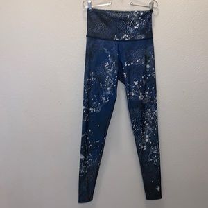 Onzie Capricorn astrology galaxy star print yoga workout athletic leggings blue